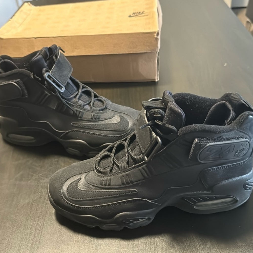 Nike Men's Black Athletic High-Tops